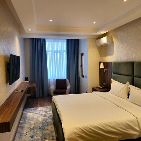 Hotel Ayni Doesjanbe Kamer foto