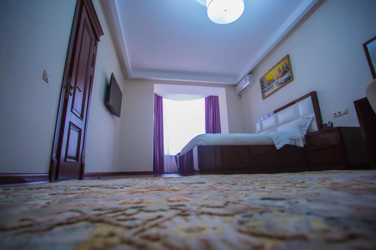 Hotel Ayni Doesjanbe Buitenkant foto