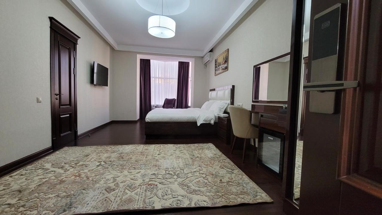 Hotel Ayni Doesjanbe Buitenkant foto
